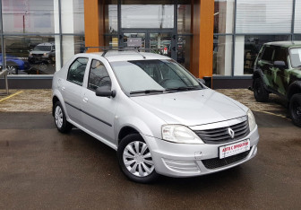 Подержанный автомобиль Renault Logan Sedan 2013 года (3 фото)