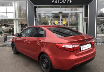 Подержанный автомобиль Kia Rio Sedan 2012 года (7 фото)
