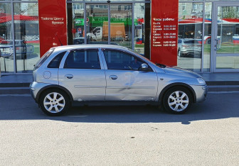 Подержанный автомобиль Opel Corsa 2005 года (4 фото)