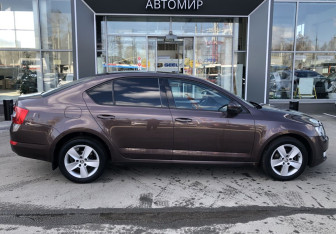 Подержанный автомобиль Skoda Octavia Liftback 2014 года (4 фото)