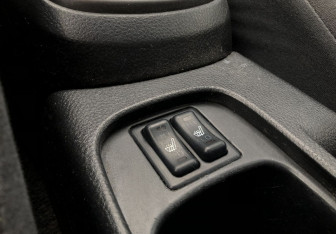 Подержанный автомобиль Mitsubishi Lancer Sedan 2005 года (15 фото)