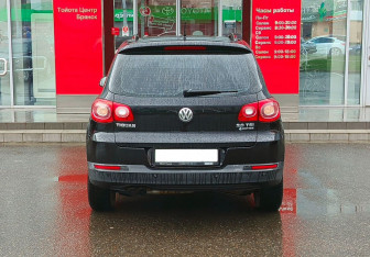 Подержанный автомобиль Volkswagen Tiguan 2010 года (6 фото)