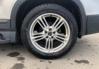 Подержанный автомобиль Kia Sorento 2011 года (13 фото)