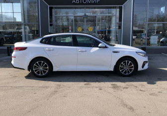 Подержанный автомобиль Kia Optima Sedan 2018 года (4 фото)