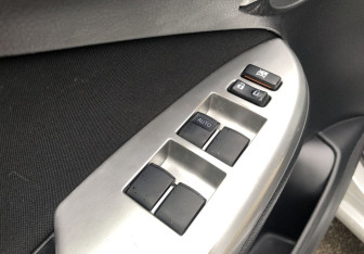 Подержанный автомобиль Toyota Corolla Sedan 2010 года (13 фото)