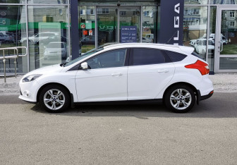 Подержанный автомобиль Ford Focus Hatchback 2012 года (8 фото)