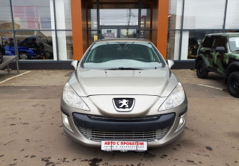 Подержанный автомобиль Peugeot 308 Hatchback 2010 года (2 фото)