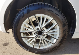 Подержанный автомобиль Chevrolet Cruze Hatchback 2012 года (12 фото)