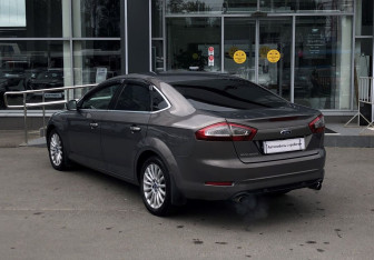 Подержанный автомобиль Ford Mondeo Sedan 2011 года (5 фото)