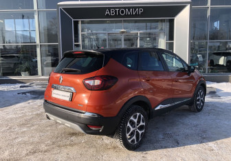 Подержанный автомобиль Renault Kaptur 2017 года (5 фото)