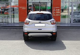 Подержанный автомобиль Ford Kuga 2018 года (6 фото)