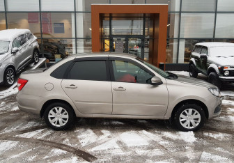 Подержанный автомобиль LADA (ВАЗ) Granta Sedan 2022 года (4 фото)