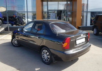 Подержанный автомобиль Chevrolet Lanos 2008 года (7 фото)