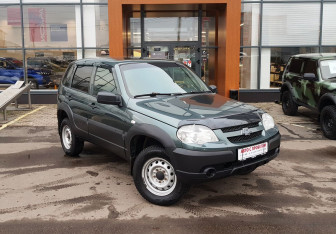 Подержанный автомобиль Chevrolet Niva 2020 года (3 фото)