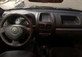 Подержанный автомобиль Renault Symbol 2008 года (10 фото)