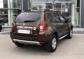 Подержанный автомобиль Renault Duster 2012 года (5 фото)