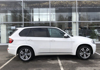 Подержанный автомобиль BMW X5 2008 года (4 фото)