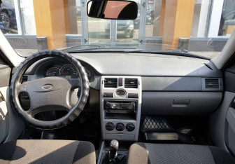 Подержанный автомобиль LADA (ВАЗ) Priora Wagon 2010 года (11 фото)