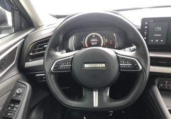 Подержанный автомобиль Haval F7 2024 года (12 фото)