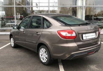 Подержанный автомобиль LADA (ВАЗ) Granta Liftback 2020 года (7 фото)