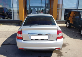 Подержанный автомобиль LADA (ВАЗ) Priora Hatchback 2013 года (6 фото)