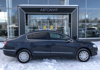Подержанный автомобиль Volkswagen Passat Sedan 2006 года (4 фото)