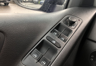 Подержанный автомобиль Volkswagen Tiguan 2012 года (12 фото)