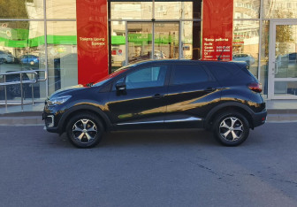 Подержанный автомобиль Renault Kaptur 2020 года (8 фото)