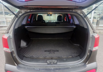 Подержанный автомобиль Kia Sorento 2011 года (12 фото)