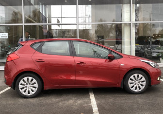 Подержанный автомобиль Kia Ceed Hatchback 2014 года (4 фото)