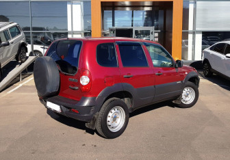 Подержанный автомобиль Chevrolet Niva 2017 года (5 фото)