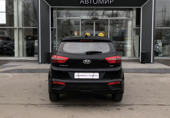Подержанный автомобиль Hyundai Creta 2018 года (6 фото)