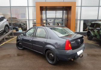 Подержанный автомобиль Renault Logan Sedan 2006 года (7 фото)