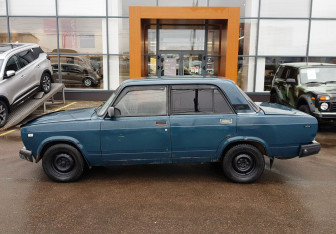 Подержанный автомобиль LADA (ВАЗ) 2107 2003 года (8 фото)