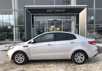 Подержанный автомобиль Kia Rio Sedan 2016 года (8 фото)