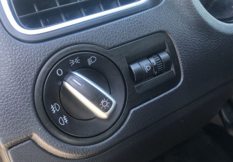 Подержанный автомобиль Volkswagen Polo Sedan 2012 года (14 фото)