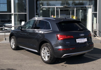 Подержанный автомобиль Audi Q5 2019 года (7 фото)
