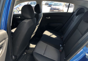 Подержанный автомобиль Kia Rio Hatchback 2020 года (11 фото)