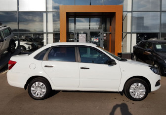 Подержанный автомобиль LADA (ВАЗ) Granta Sedan 2021 года (4 фото)