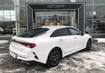 Подержанный автомобиль Kia K5 2021 года (5 фото)
