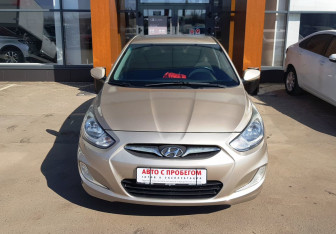 Подержанный автомобиль Hyundai Solaris Sedan 2011 года (2 фото)