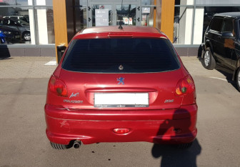 Подержанный автомобиль Peugeot 206 Hatchback 2007 года (6 фото)