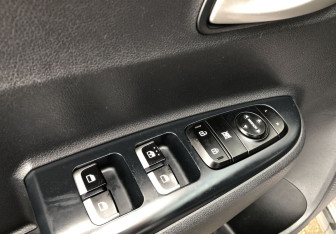 Подержанный автомобиль Kia Rio Hatchback 2018 года (13 фото)