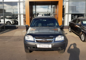 Подержанный автомобиль Chevrolet Niva 2017 года (2 фото)