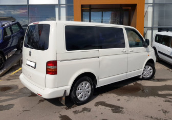 Подержанный автомобиль Volkswagen Transporter Minivan 2004 года (5 фото)