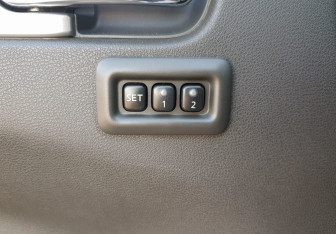 Подержанный автомобиль Nissan Pathfinder 2013 года (13 фото)