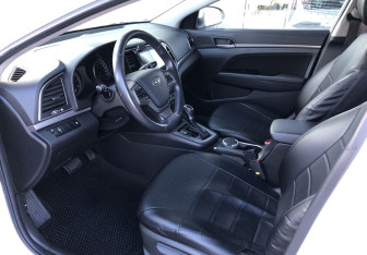 Подержанный автомобиль Hyundai Elantra Sedan 2018 года (9 фото)