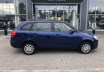 Подержанный автомобиль Skoda Fabia Wagon 2009 года (4 фото)