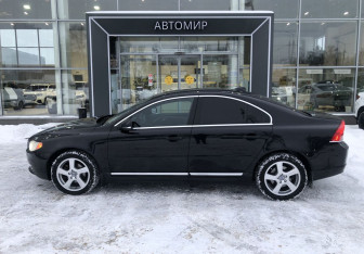Подержанный автомобиль Volvo S80 2012 года (8 фото)