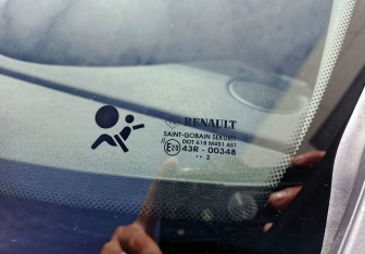 Подержанный автомобиль Renault Fluence 2013 года (19 фото)